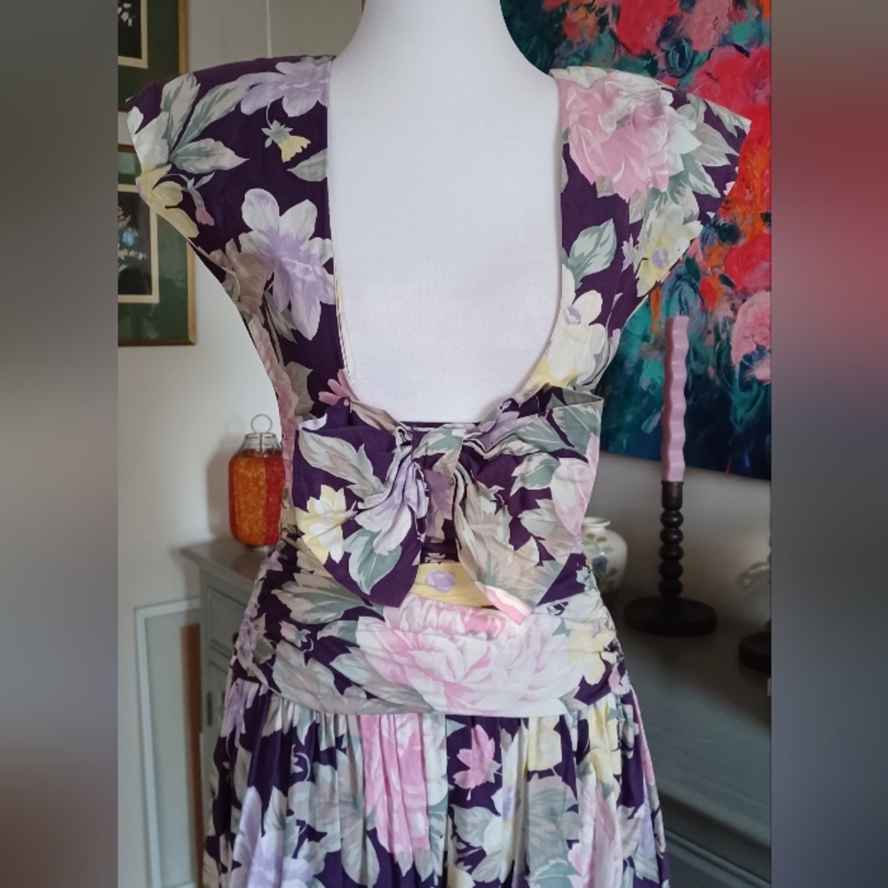 Adorable Vintage Floral Midi Dress with a HUGE BOW!
